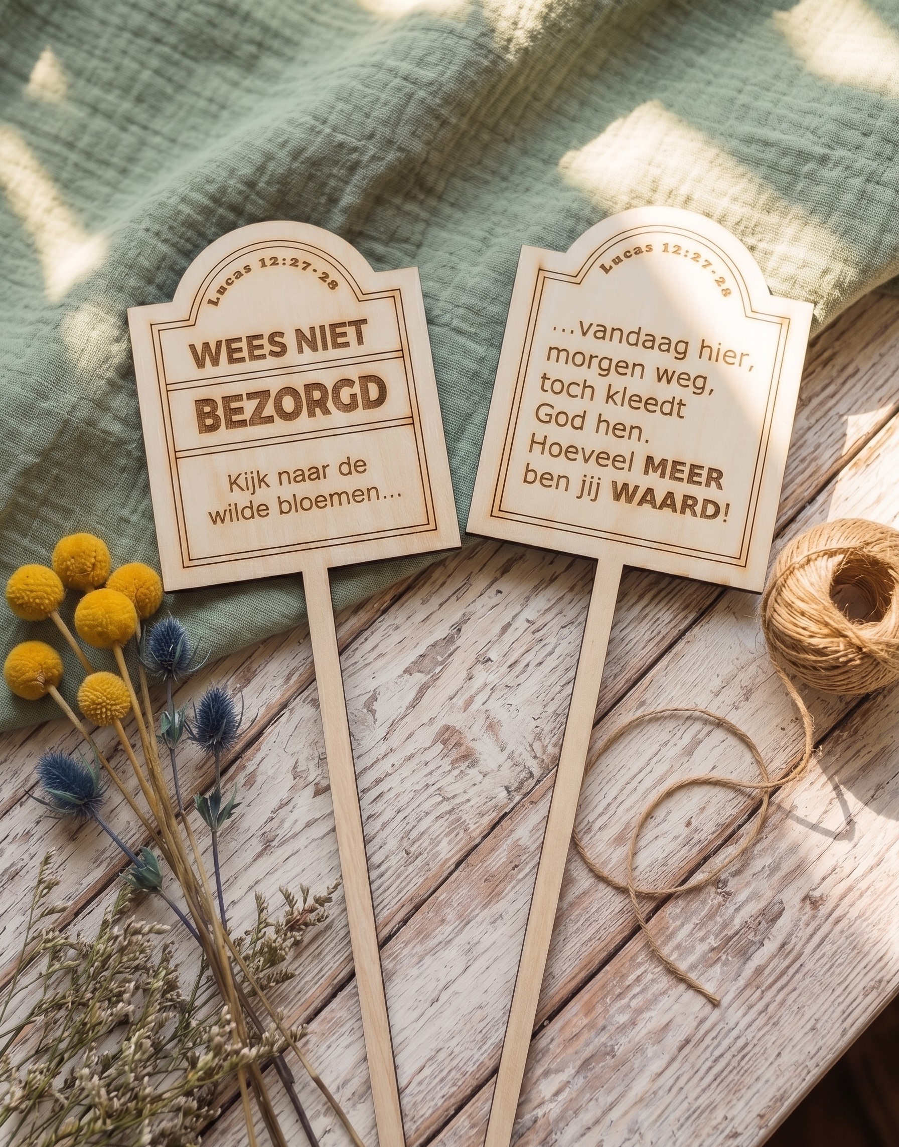 Gehuld in Pracht – Houten Lelieboeket - Image 5